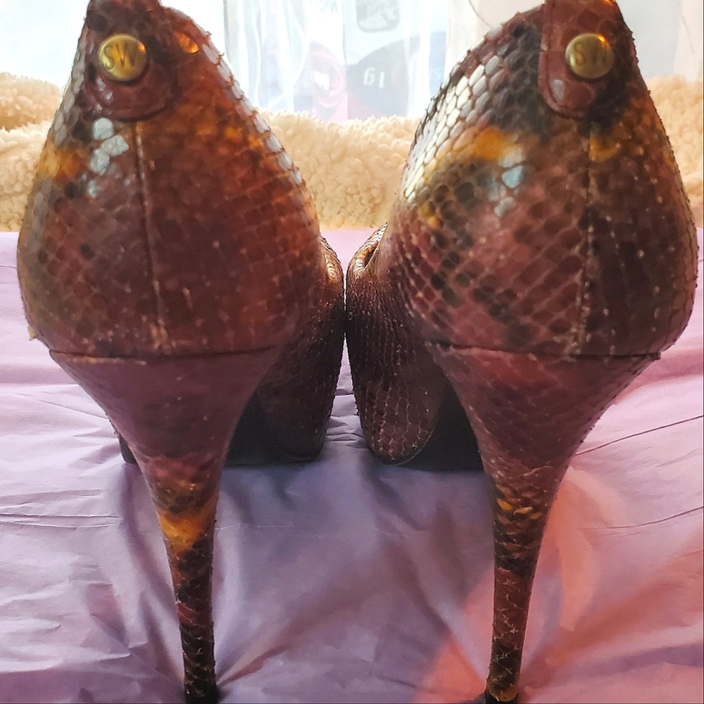 Stuart Weitzman Luxury Python Peeptoe Stilettos |… - image 7